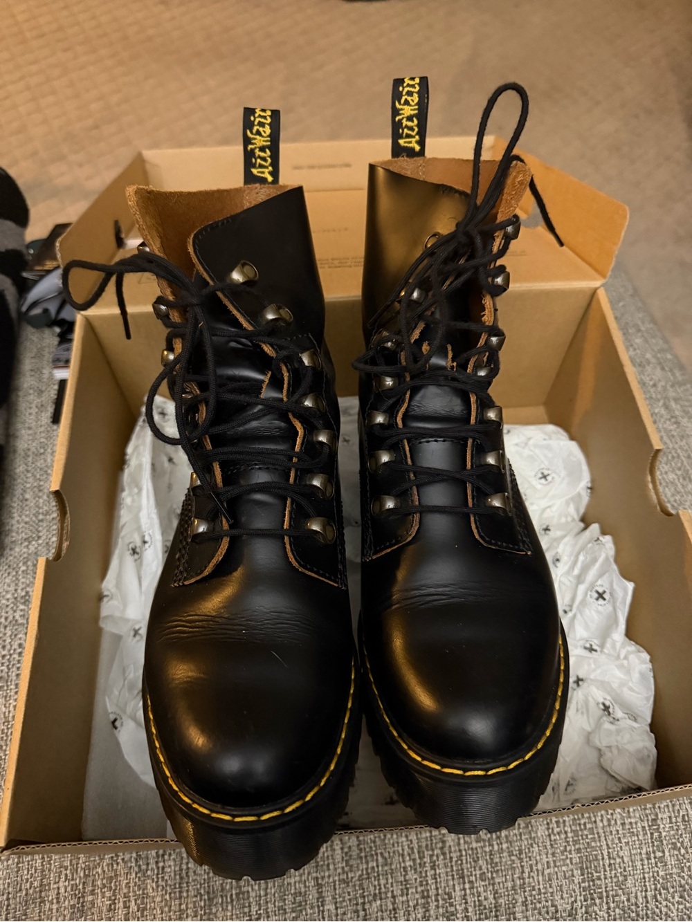 Dr. Martens Leona - Picture 4 of 6